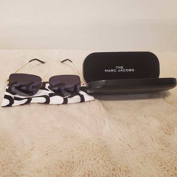 Marc Jacobs Accessories - Marc Jacobs Square Sunglasses